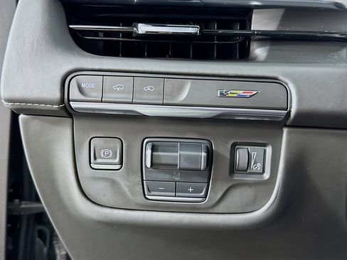 Used 2023 Cadillac Escalade V AWD/4WD image 17