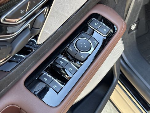 Used 2026 Lincoln Aviator Reserve AWD/4WD image 15