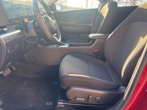 Used 2025 Hyundai Kona SEL image 15