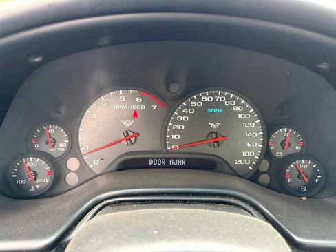 Used 1998 Chevrolet Corvette Coupe RWD image 26