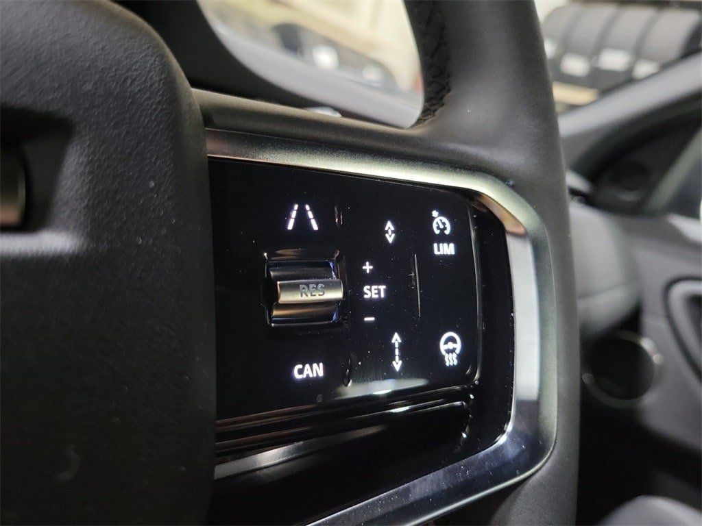 New 2025 Land Rover Discovery Sport Dynamic SE AWD/4WD image 16