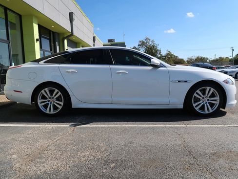 Used 2019 Jaguar XJ R-Sport RWD image 7