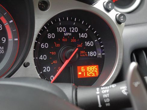 Used 2009 Nissan 370Z Touring RWD image 54