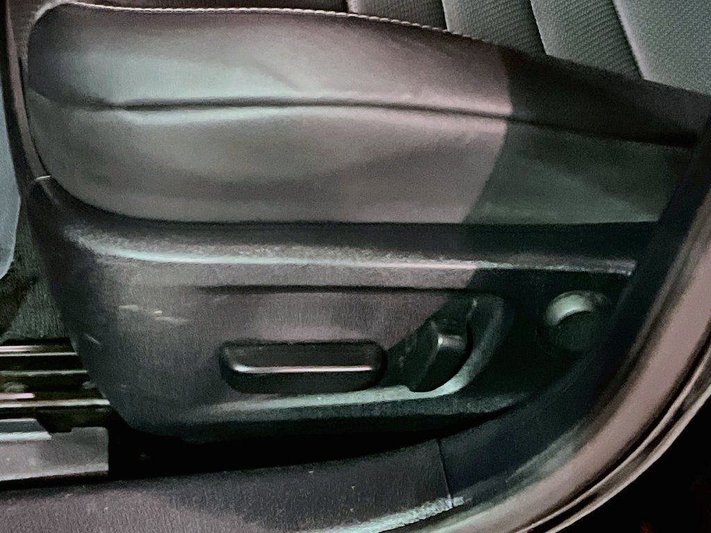 Used 2025 Lexus IS 350 F Sport RWD image 19