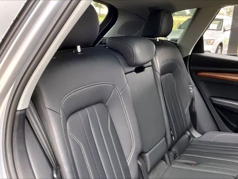 Used 2021 Audi Q5 Premium Plus w/ Premium Plus Package image 18