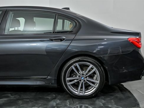 Used 2016 BMW 750i xDrive image 7
