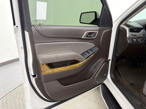 Used 2017 GMC Yukon XL Denali w/ Open Road Package AWD/4WD image 23