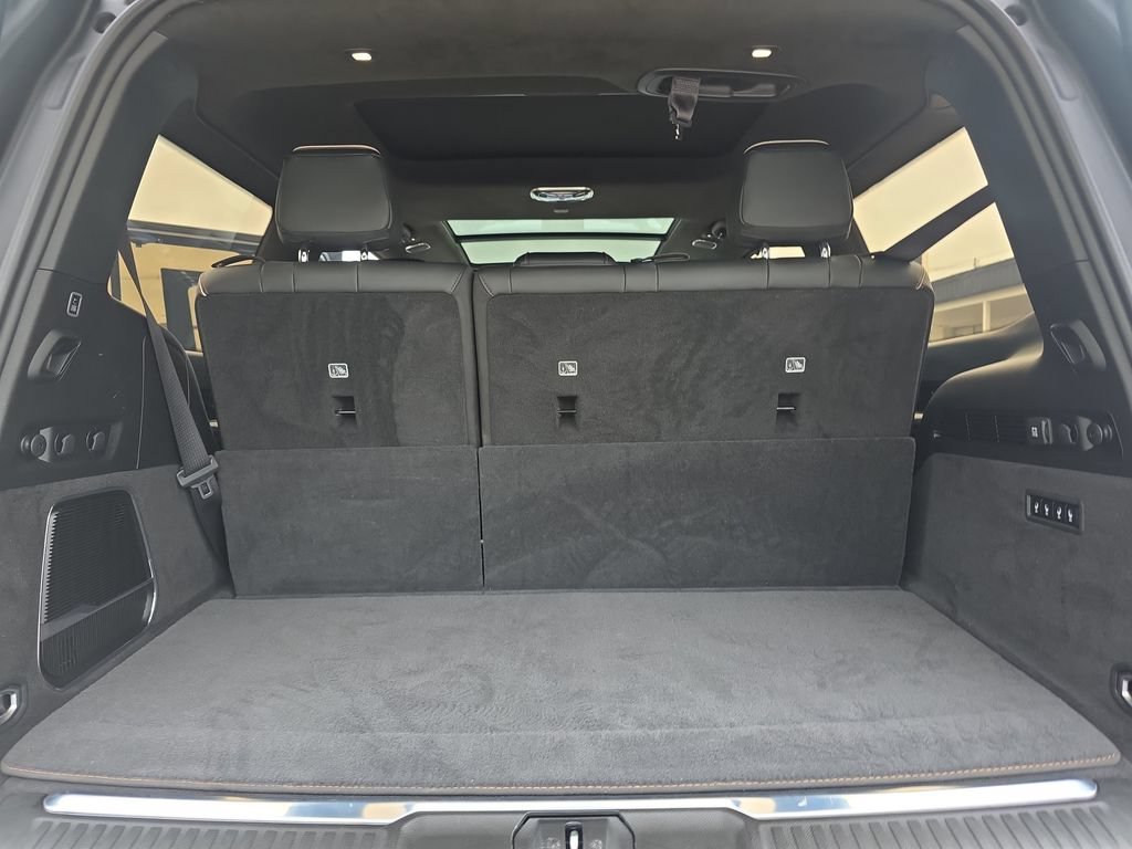 Used 2023 Jeep Grand Wagoneer Series III AWD/4WD image 13