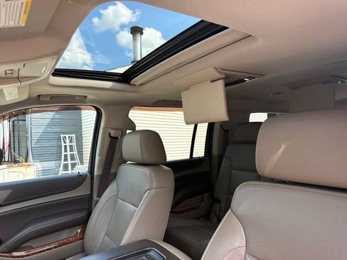 Used 2017 Chevrolet Suburban Premier AWD/4WD image 23