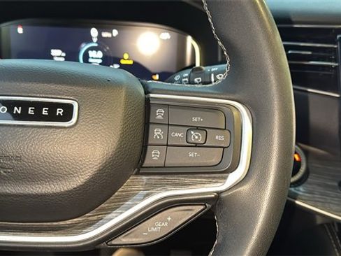 Used 2022 Jeep Wagoneer Series III w/ Convenience Group I image 17