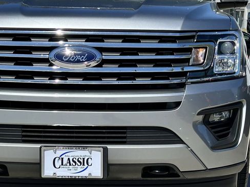 Used 2021 Ford Expedition XLT image 9