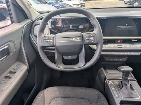 New 2027 Kia Seltos S FWD image 16