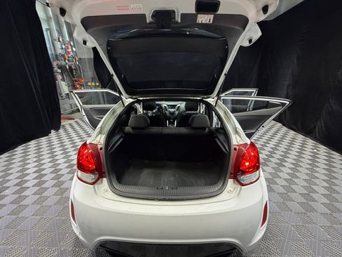 Used 2017 Hyundai Veloster Value Edition image 34