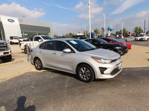 Used 2022 Kia Rio S w/ Technology Package image 6