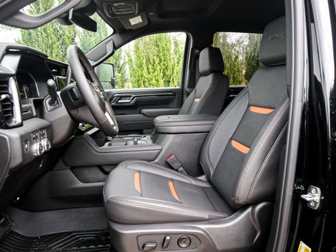 Used 2026 GMC Sierra 2500 AT4 w/ Max Trailering Package image 7