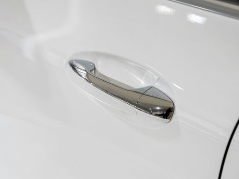 Used 2023 Mercedes-Benz GLA 250 w/ Premium Package image 39