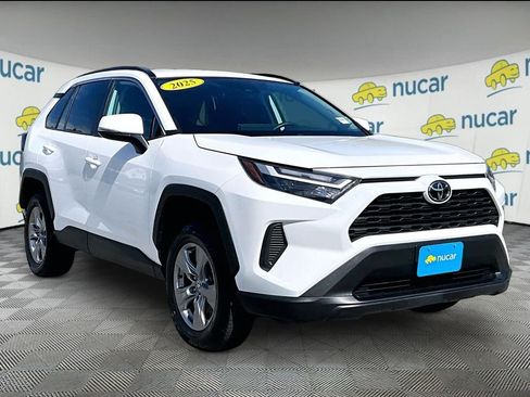 Used 2025 Toyota RAV4 XLE AWD/4WD image 1