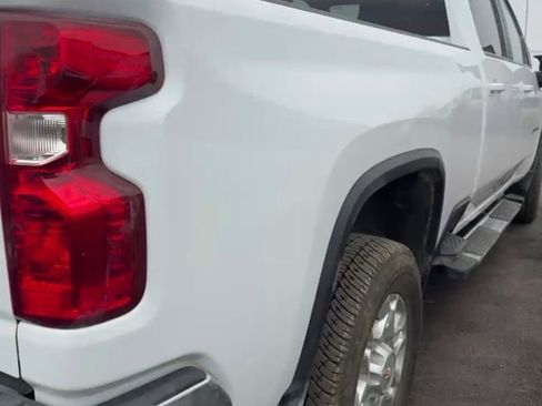 Used 2024 Chevrolet Silverado 2500 LT image 3