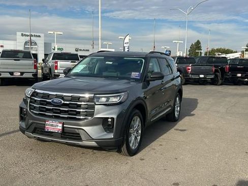 Certified 2025 Ford Explorer Active w/ Active Comfort Package image 8