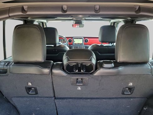 Used 2019 Jeep Wrangler Unlimited Rubicon AWD/4WD image 32