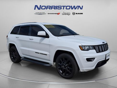 Certified 2020 Jeep Grand Cherokee Altitude AWD/4WD image 1
