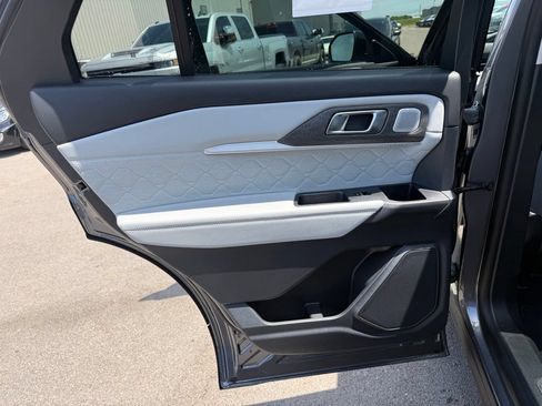 New 2026 Ford Explorer Platinum w/ LUX Leather Package AWD/4WD image 13