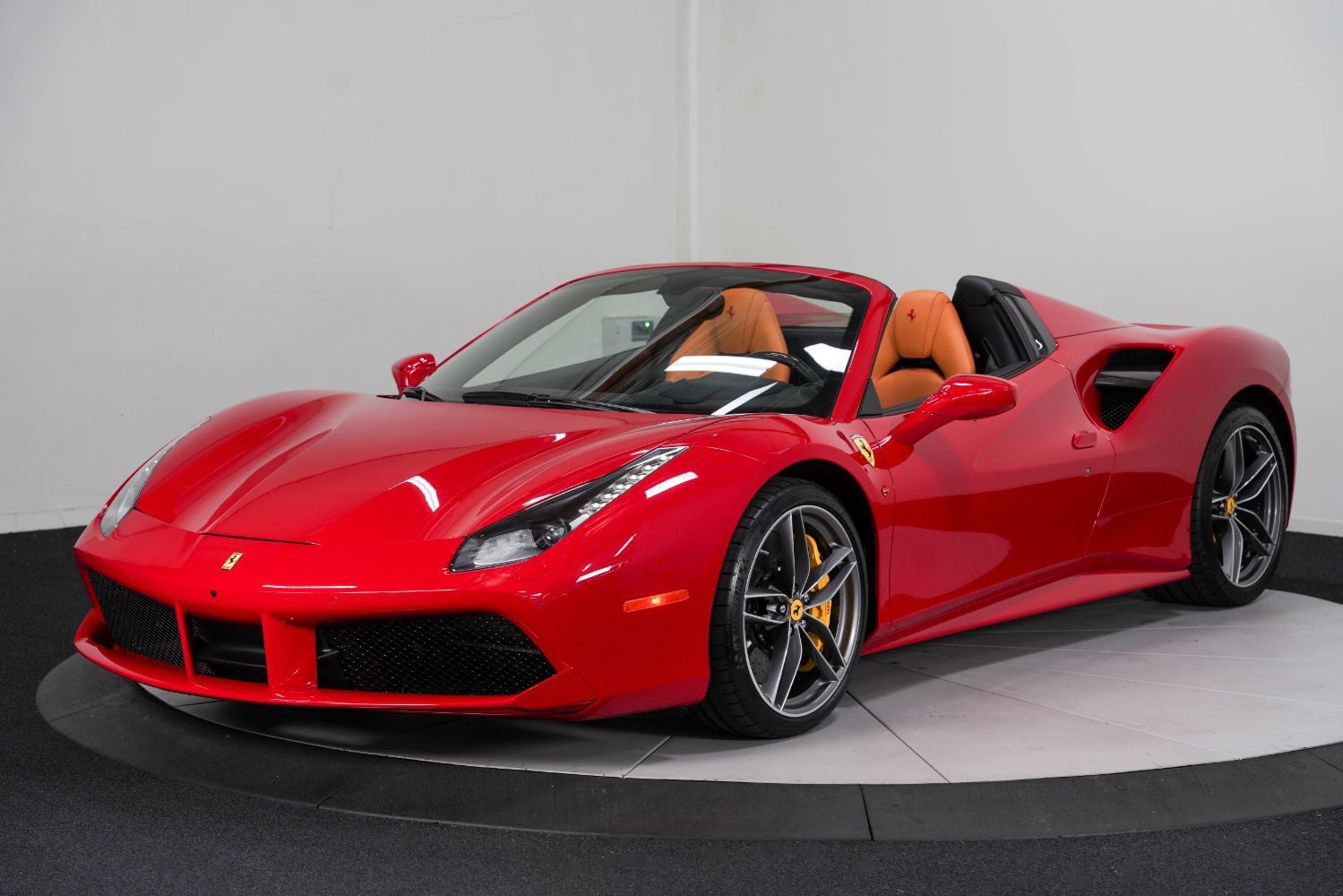Used 2017 Ferrari 488 Spider RWD image 6