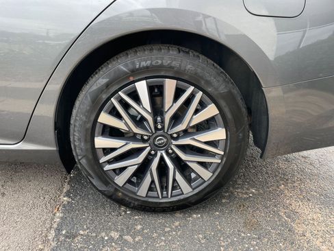 Used 2025 Nissan Altima 2.5 SV image 30