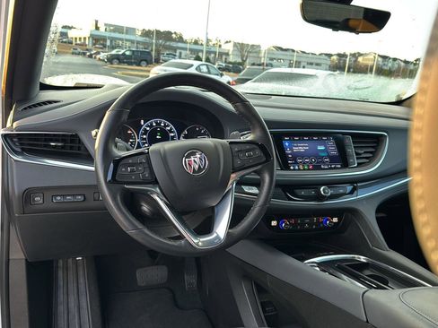Used 2024 Buick Enclave Premium image 16