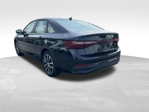 Used 2025 Volkswagen Jetta SE FWD image 5