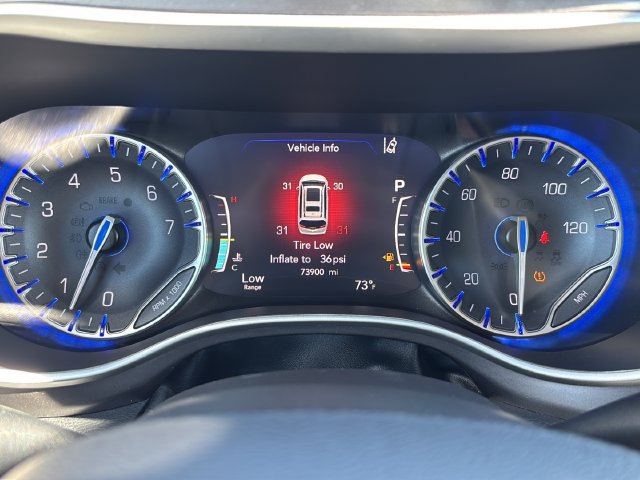Used 2024 Chrysler Pacifica Touring-L FWD image 18