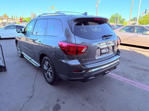 Used 2019 Nissan Pathfinder SV w/ Cargo Package FWD image 7