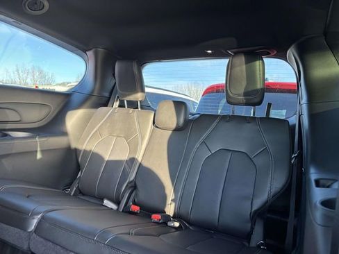 New 2026 Chrysler Pacifica Select w/ S Appearance Package image 8