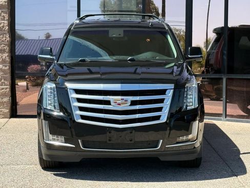 Used 2019 Cadillac Escalade ESV Luxury RWD image 20