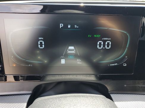 New 2025 Kia Sportage LX image 13