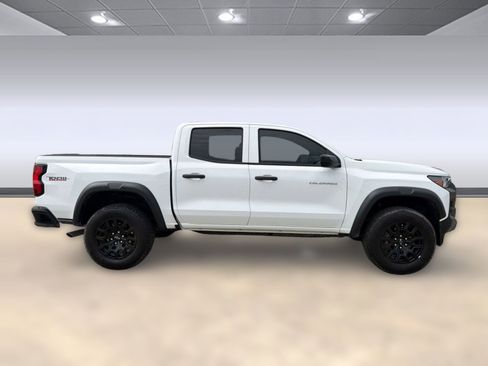 Used 2024 Chevrolet Colorado Trail Boss AWD/4WD image 8