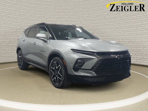 Used 2023 Chevrolet Blazer RS w/ Driver Confidence II Package AWD/4WD image 3