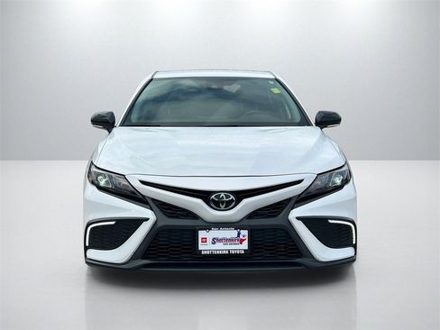 Used 2024 Toyota Camry SE image 2