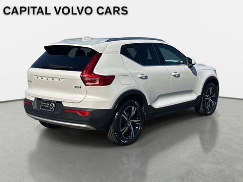 Certified 2025 Volvo XC40 B5 Core image 5