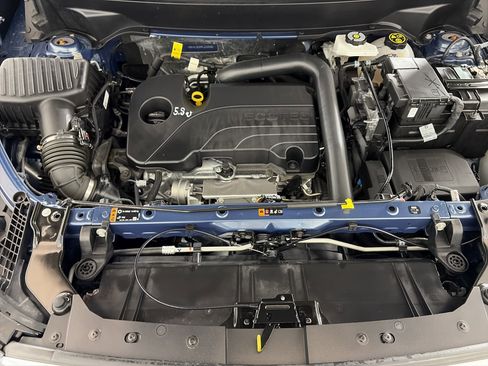 Certified 2024 GMC Terrain SLT w/ Infotainment Package II AWD/4WD image 11