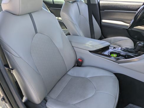 Used 2024 Toyota Camry XSE FWD image 12