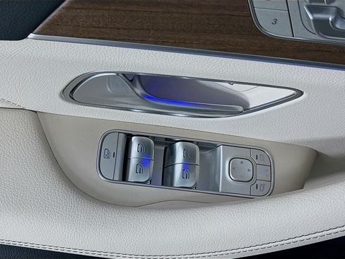Certified 2026 Mercedes-Benz GLS 450 4MATIC image 23