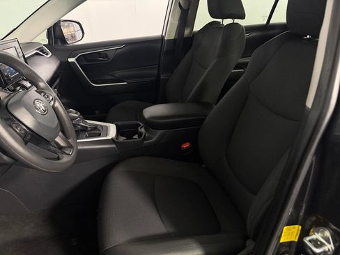 Used 2020 Toyota RAV4 LE w/ Carpet Mat Package FWD image 19