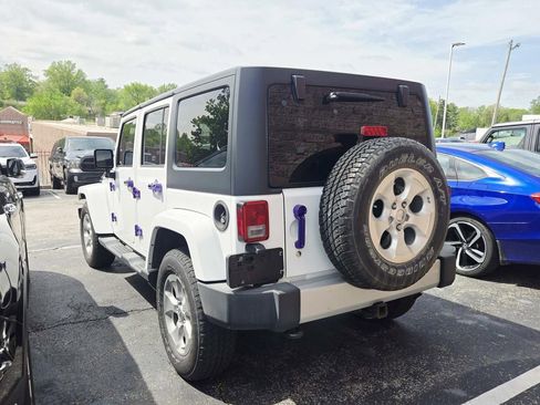 Used 2013 Jeep Wrangler Unlimited Sahara w/ Connectivity Group image 3