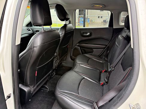 Used 2019 Jeep Compass Trailhawk AWD/4WD image 19