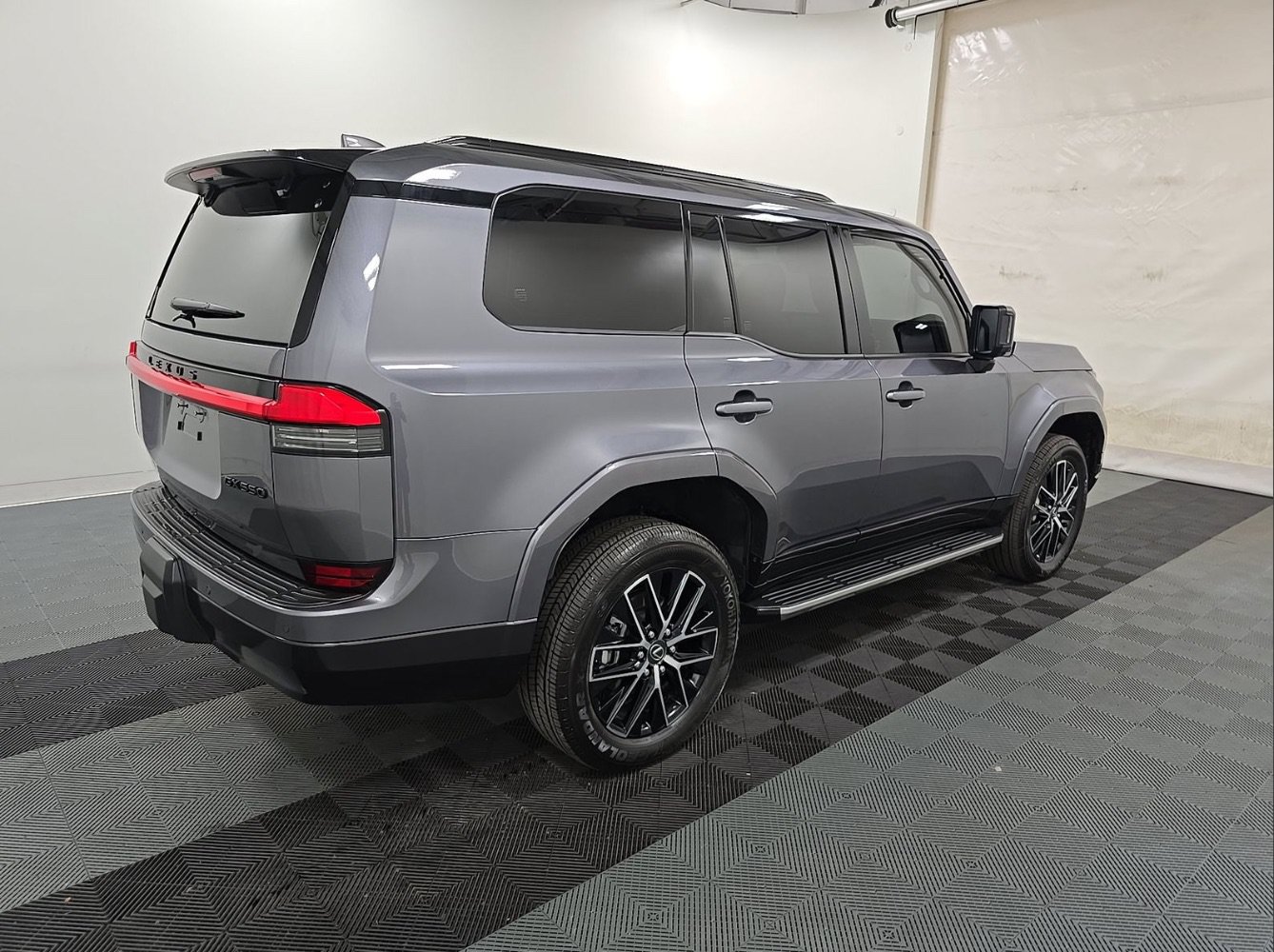 Used 2026 Lexus GX 550 w/ Cold Area Package AWD/4WD image 4