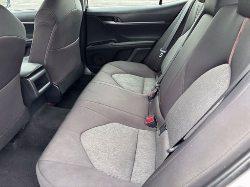 Used 2018 Toyota Camry LE FWD image 42