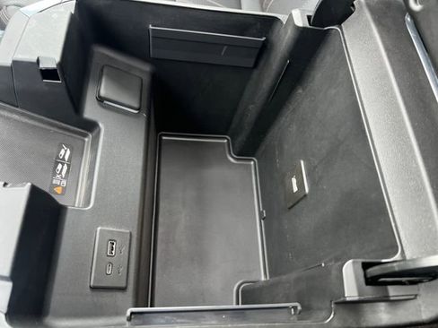 Used 2024 Chevrolet Silverado 3500 High Country w/ High Country Premium Package image 21