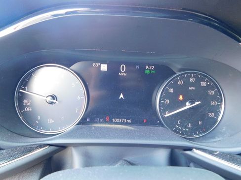 Used 2022 Buick Envision Essence w/ Technology Package I FWD image 12