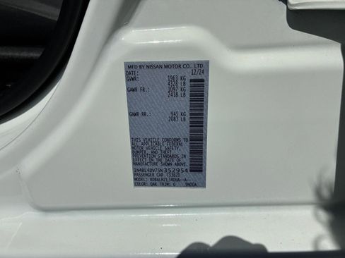 Used 2025 Nissan Altima 2.5 SV FWD image 29